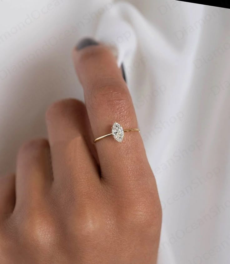 1 CT - Anillo Solitario Corte Marquesa