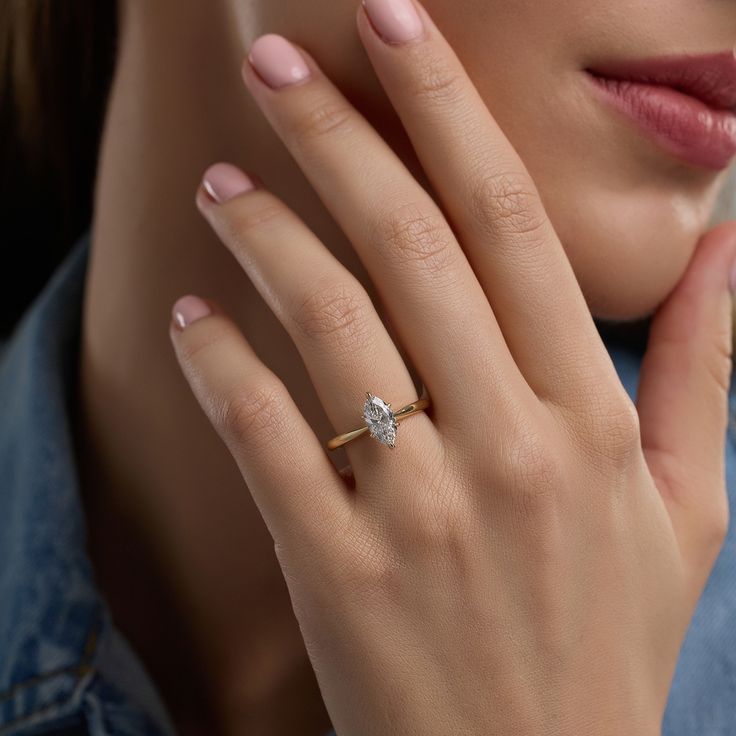 1 CT - Anillo Solitario Corte Marquesa