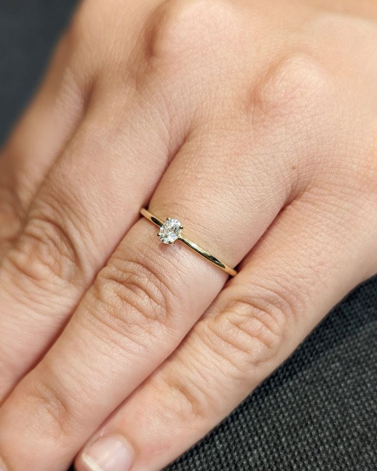 Anillo Solitario Corte Ovalado - 0,25 ct